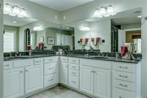 1527 Carman Rd, Ballwin, MO 63021 photo 20
