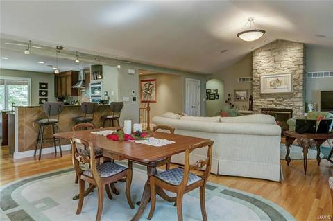 1527 Carman Rd, Ballwin, MO 63021 photo 10