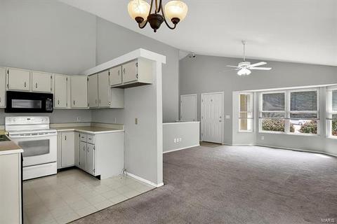 23 Kingspointe, Saint Peters, MO 63376 photo 7