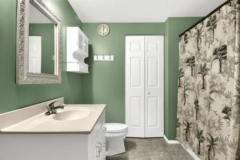 23 Kingspointe, Saint Peters, MO 63376 photo 9