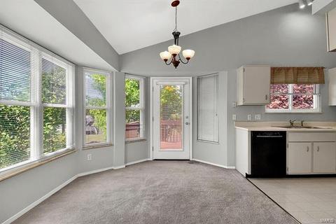 23 Kingspointe, Saint Peters, MO 63376 photo 5