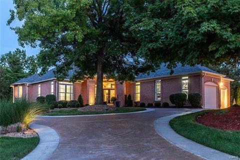 572 Malinmor Dr, Weldon Spring, MO 63304 photo 1