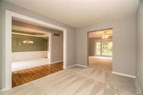 445 Mannington Dr, Saint Peters, MO 63376 photo 7