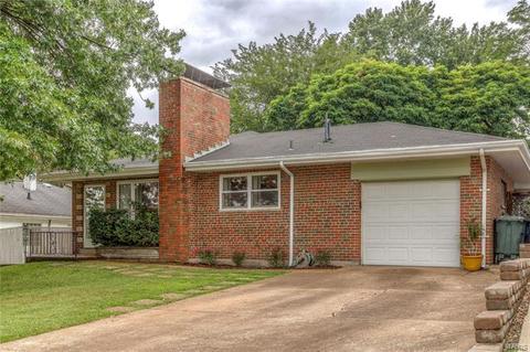 7427 Sharp Ave, Saint Louis, MO 63116 photo 2