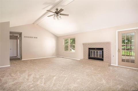 4 Dax Ct, Bridgeton, MO 63044 photo 4