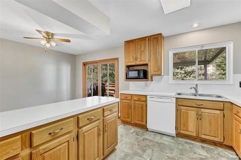 903 Oklahoma Ave, Ballwin, MO 63021 photo 16