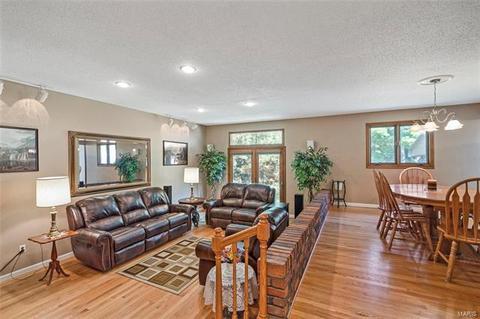 509 Gatehall, Ballwin, MO 63011 photo 4
