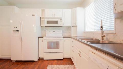 9 Rainfield Ct, Ballwin, MO 63021 photo 9