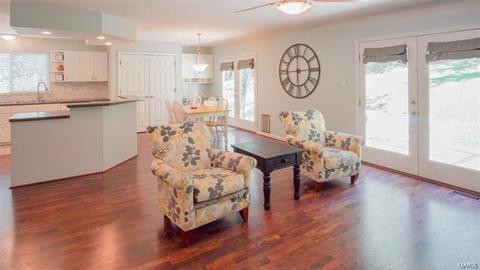 9 Rainfield Ct, Ballwin, MO 63021 photo 5