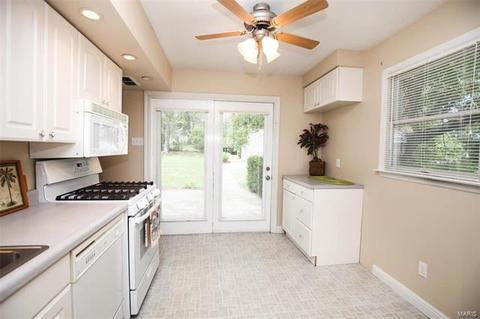 417 Hillcrest Blvd, Ballwin, MO 63021 photo 4