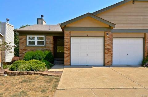 555 Woodhill Estates Dr, Ellisville, MO 63021 photo 1