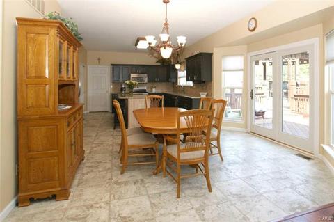 153 Valleybrook Dr, O'fallon, MO 63368 photo 9