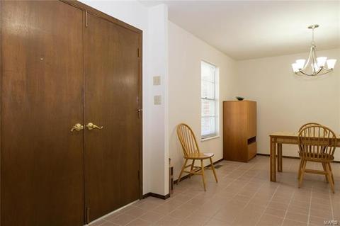 818 Forest Vlg, Ballwin, MO 63021 photo 7