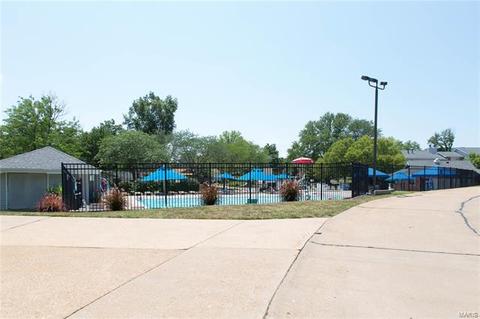 818 Forest Vlg, Ballwin, MO 63021 photo 27