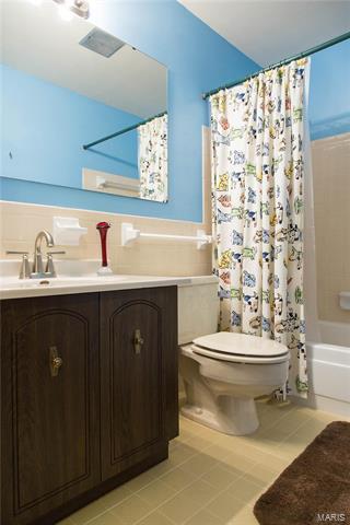 818 Forest Vlg, Ballwin, MO 63021 photo 21