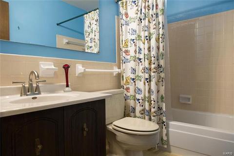 818 Forest Vlg, Ballwin, MO 63021 photo 22
