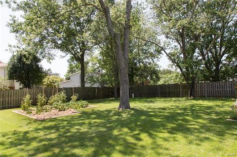 818 Forest Vlg, Ballwin, MO 63021 photo 29