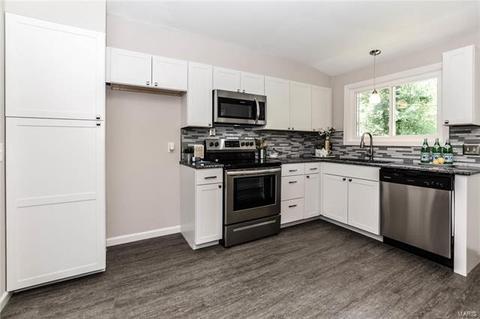 413 Scottfield Ter, Ballwin, MO 63011 photo 11