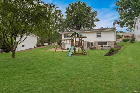 673 Walnut Point Ct, Ballwin, MO 63021 photo 7