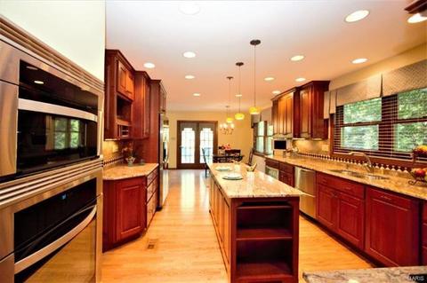 323 Redwood Forest Ct, Ballwin, MO 63021 photo 13