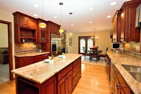 323 Redwood Forest Ct, Ballwin, MO 63021 photo 15