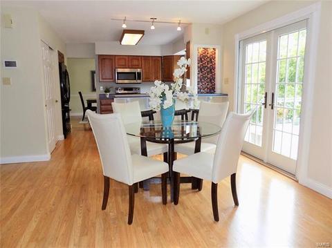 564 Enchanted Pkwy, Manchester, MO 63021 photo 9