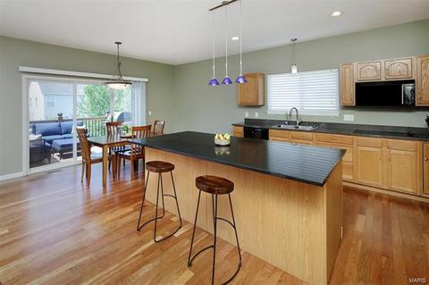 1213 Valley Pass Dr, O'fallon, MO 63366 photo 7