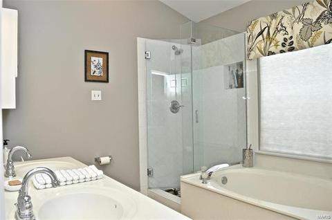 431 Leicester Square Dr, Ballwin, MO 63021 photo 17