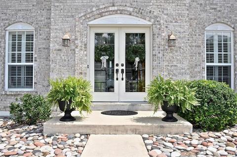 431 Leicester Square Dr, Ballwin, MO 63021 photo 2