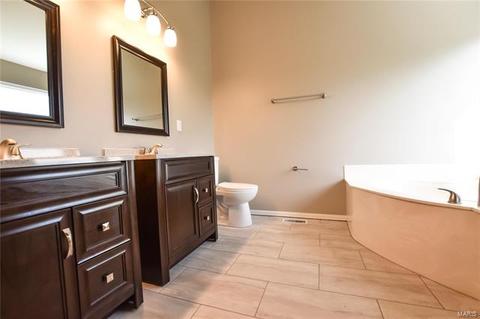 17445 Hilltop Ridge Dr, Eureka, MO 63025 photo 14