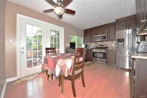 348 Parma Dr, Ballwin, MO 63021 photo 8