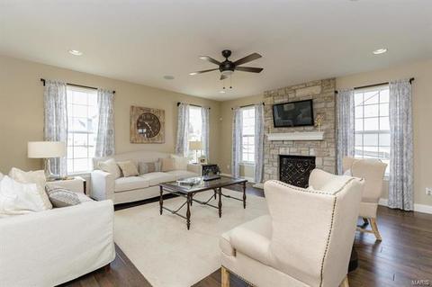 1551 Misty River Dr, Saint Paul, MO 63366 photo 2