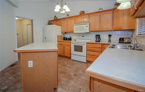 741 Blairbeth, Weldon Spring, MO 63304 photo 3