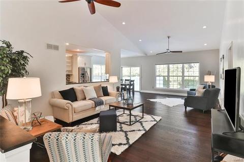 16037 Kerryton Place Dr, Ballwin, MO 63021 photo 2