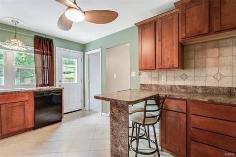 502 Arborwood, Ballwin, MO 63021 photo 8