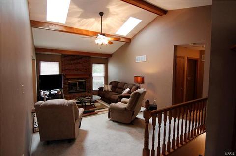 1058 Columbard Dr, Ballwin, MO 63021 photo 6