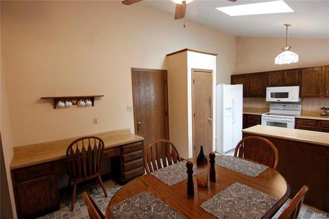 1058 Columbard Dr, Ballwin, MO 63021 photo 9