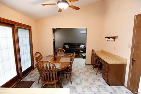 1058 Columbard Dr, Ballwin, MO 63021 photo 12