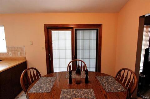 1058 Columbard Dr, Ballwin, MO 63021 photo 13