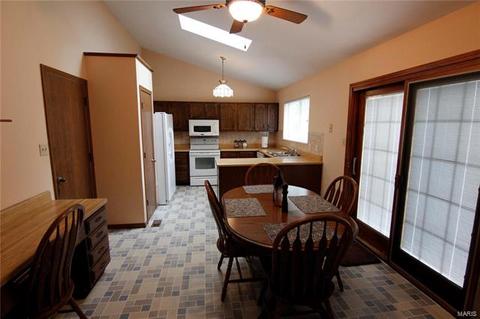 1058 Columbard Dr, Ballwin, MO 63021 photo 8