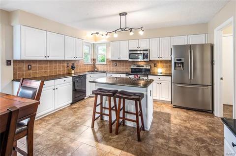 152 Middlesburg Ct, O'fallon, MO 63368 photo 7
