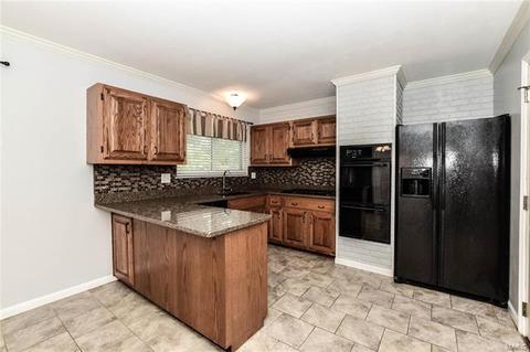 1211 Derbyshire Dr, Manchester, MO 63021 photo 9