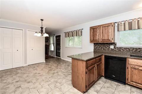1211 Derbyshire Dr, Manchester, MO 63021 photo 11