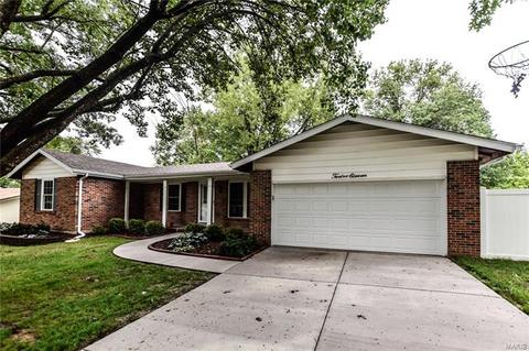 1211 Derbyshire Dr, Manchester, MO 63021 photo 2