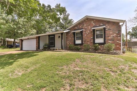 1104 Holgate Dr, Manchester, MO 63021 photo 1