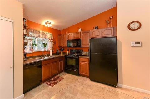 511 Chapparal Dr, O'fallon, MO 63368 photo 9