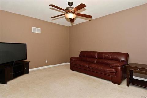 579 Golfwood Dr, Ballwin, MO 63021 photo 9