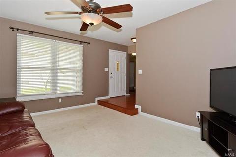 579 Golfwood Dr, Ballwin, MO 63021 photo 3