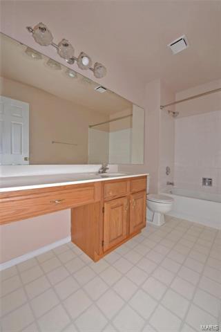 2809 Barrett Oaks Ln, Ballwin, MO 63021 photo 17