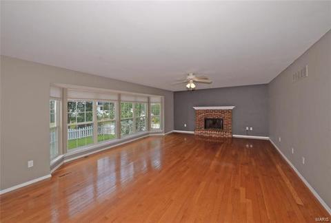 2809 Barrett Oaks Ln, Ballwin, MO 63021 photo 6